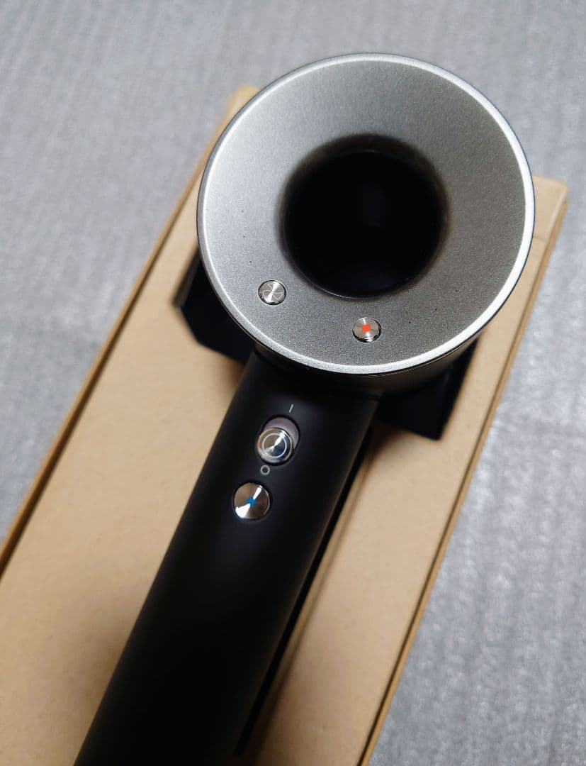 ほぼ未使用品 24年製 Dyson hd08 ダイソン ヘアドライヤー 爆風速乾