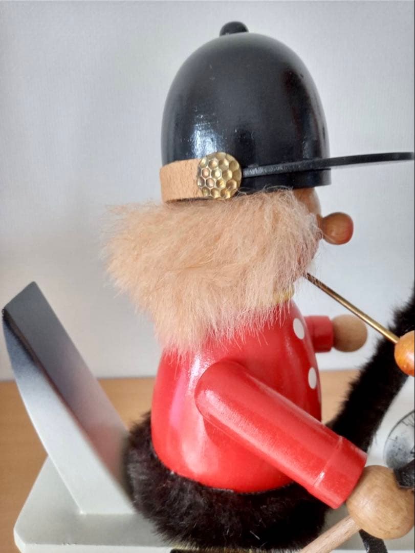 煙出し人形　木馬　ドイツ　ザイフェン　クリスマス