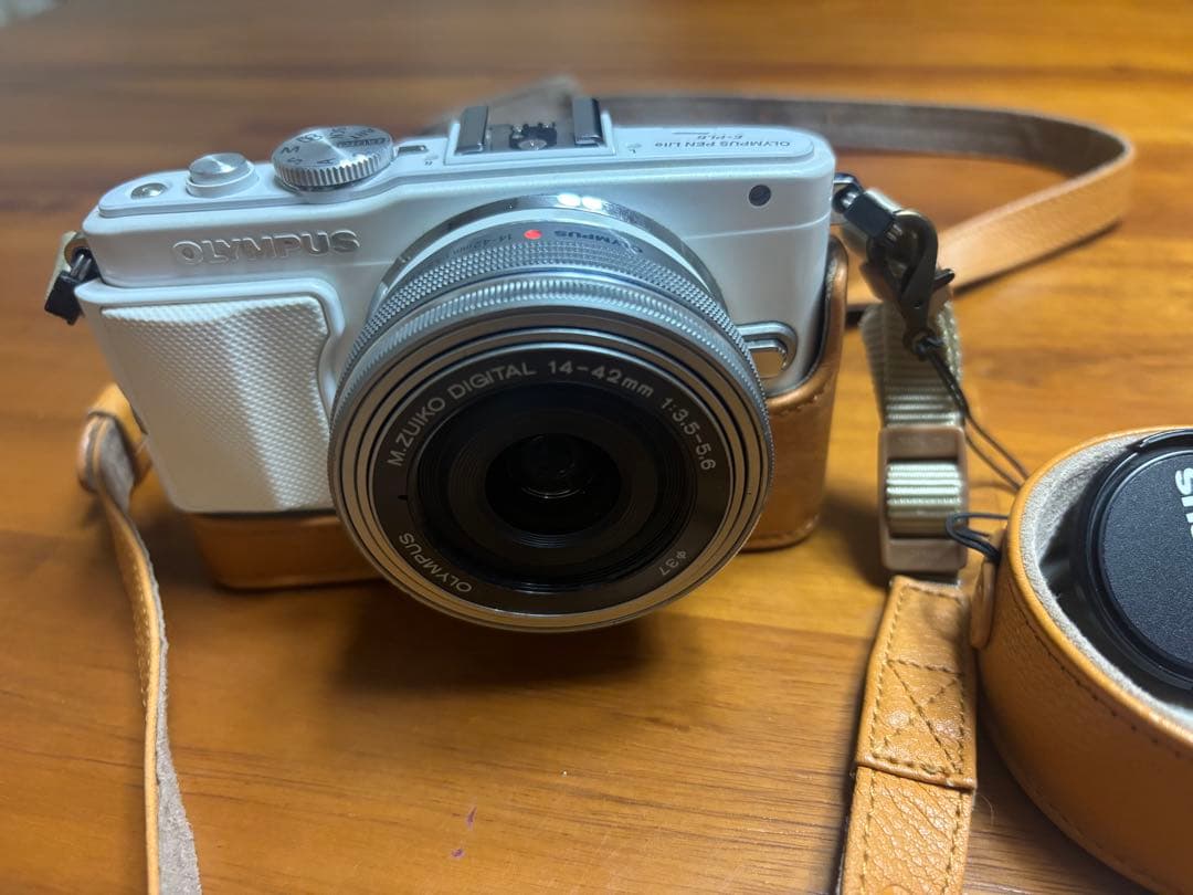 OLYMPUS E-PL6 ミラーレス一眼カメラ 本革付属品付き