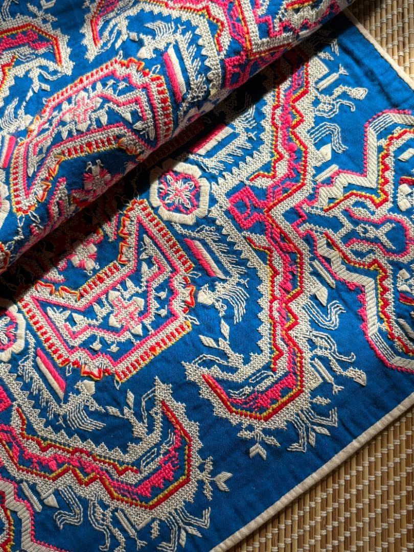 苗族手刺繍ベビーキャリア布・花文様・1980年代ヴィンテージ