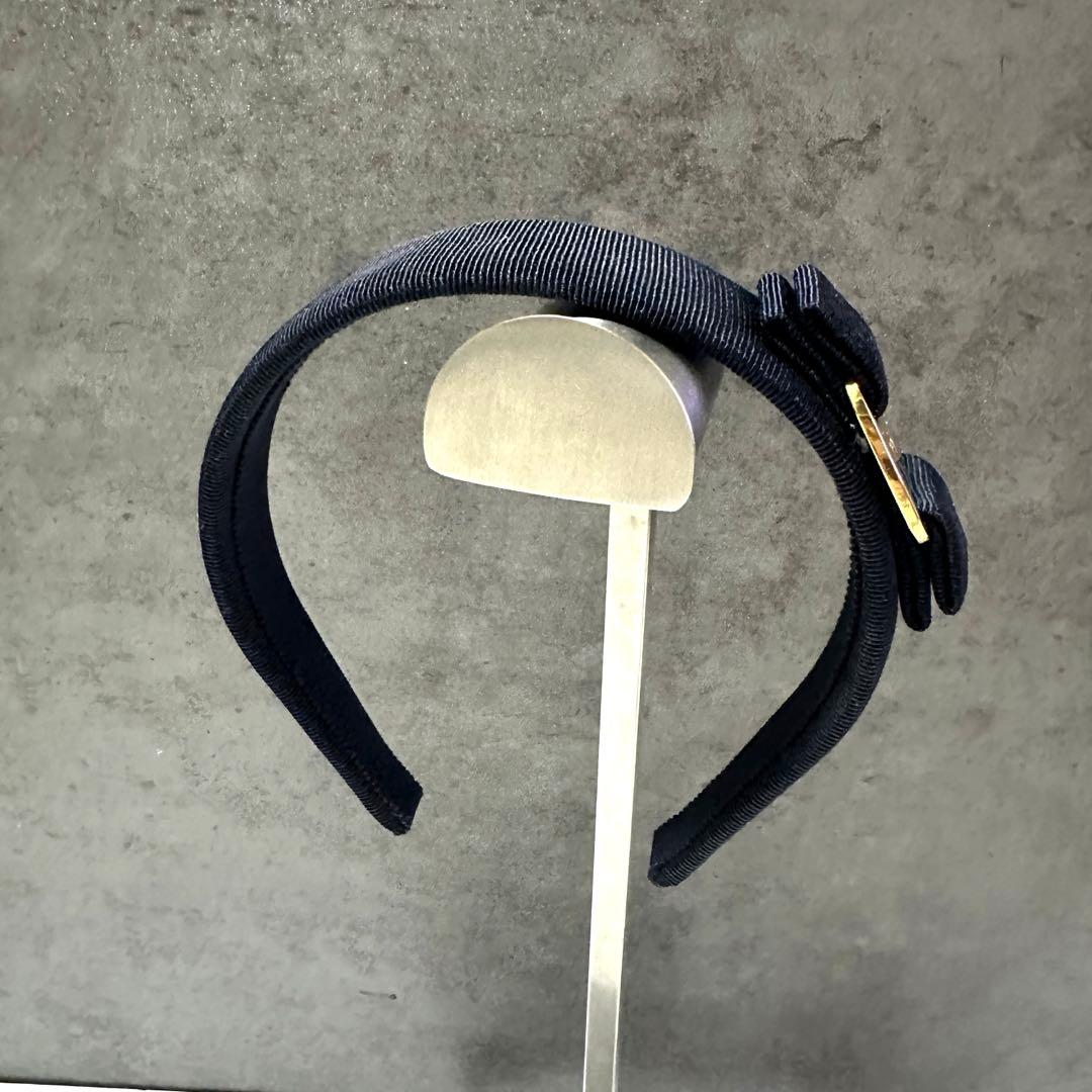 美品✨定番✨FERRAGAMO ヴァラ カチューシャ ネイビー×ゴールド