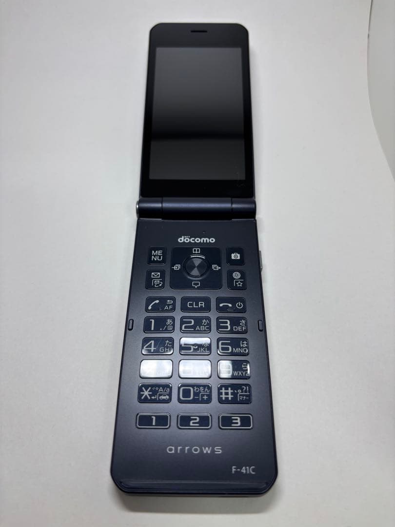 ★arrows ケータイ ベーシック F-41C ネイビー