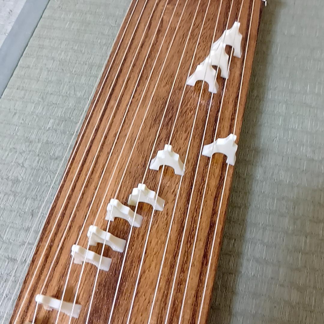 【週末特価】短箏 短琴 ミニ琴 二尺琴 13弦 和楽器 弦楽器 琴柱　60cm