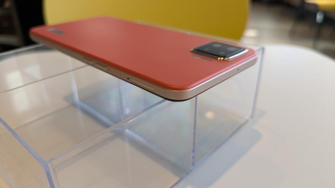 OPPO A73 中古（ 本体、カバー１個、液晶保護フィルム１個）