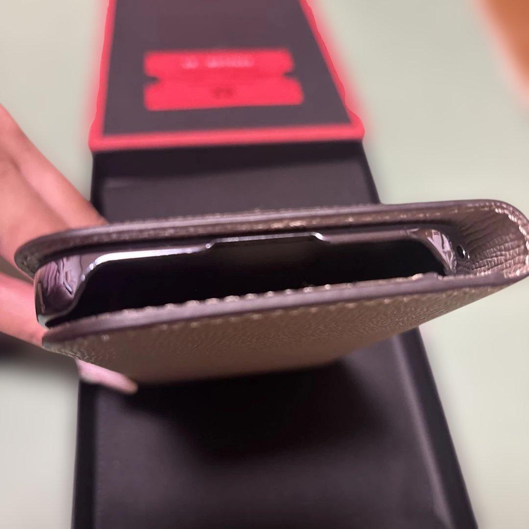 iPhone 15 Plus手帳型ケース ノービレ× エンボスクロコレザー