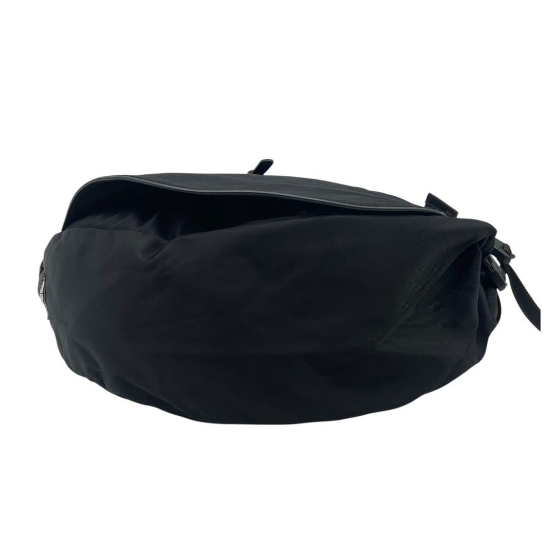 美品 オニツカタイガー メッセンジャーバッグ クロスボディバッグ ナイロン 黒