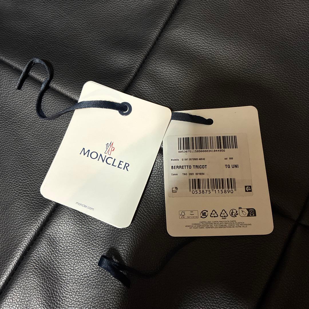 正規品 一回試着のみ MONCLER 黒 ニット帽 箱付き