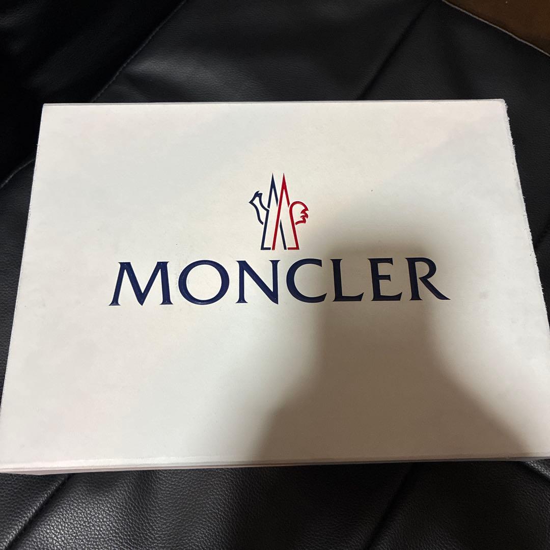 正規品 一回試着のみ MONCLER 黒 ニット帽 箱付き