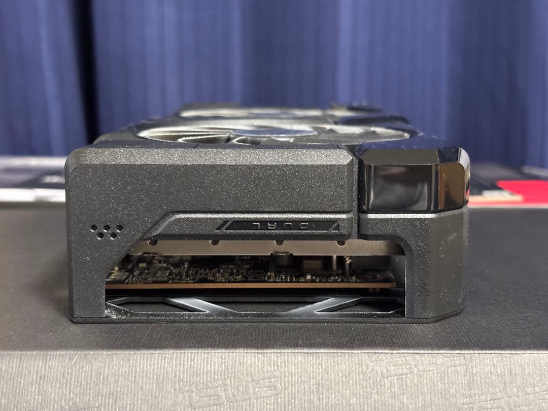 グラフィックボード・グラボ・ビデオカード ASUS Radeon RX 7800 XT DUAL OC 16GB