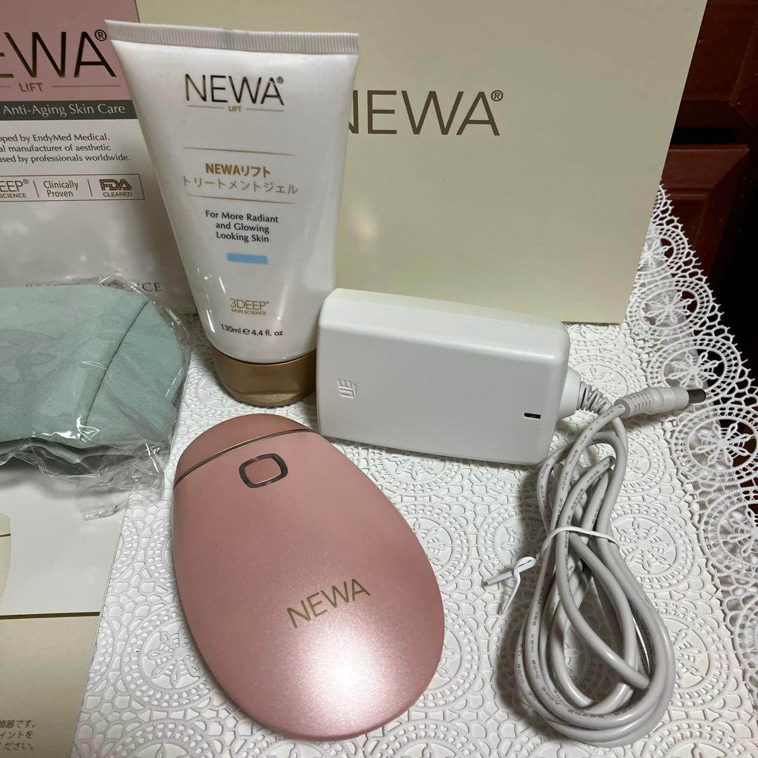 NEWAリフト 美顔器 ピンク コードタイプ