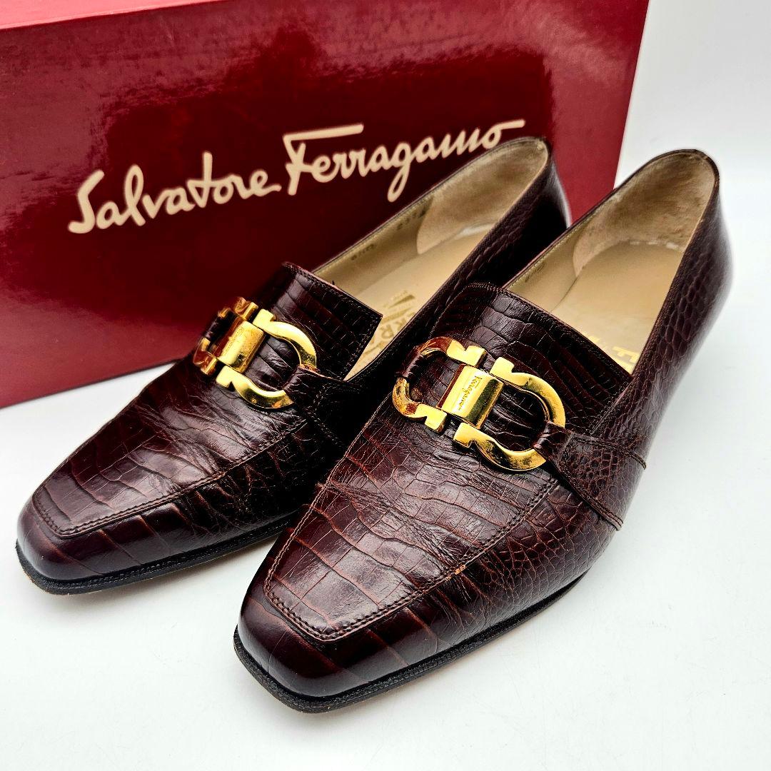 Salvatore Ferragamo ガンチーニ ローファー　〈126-6〉