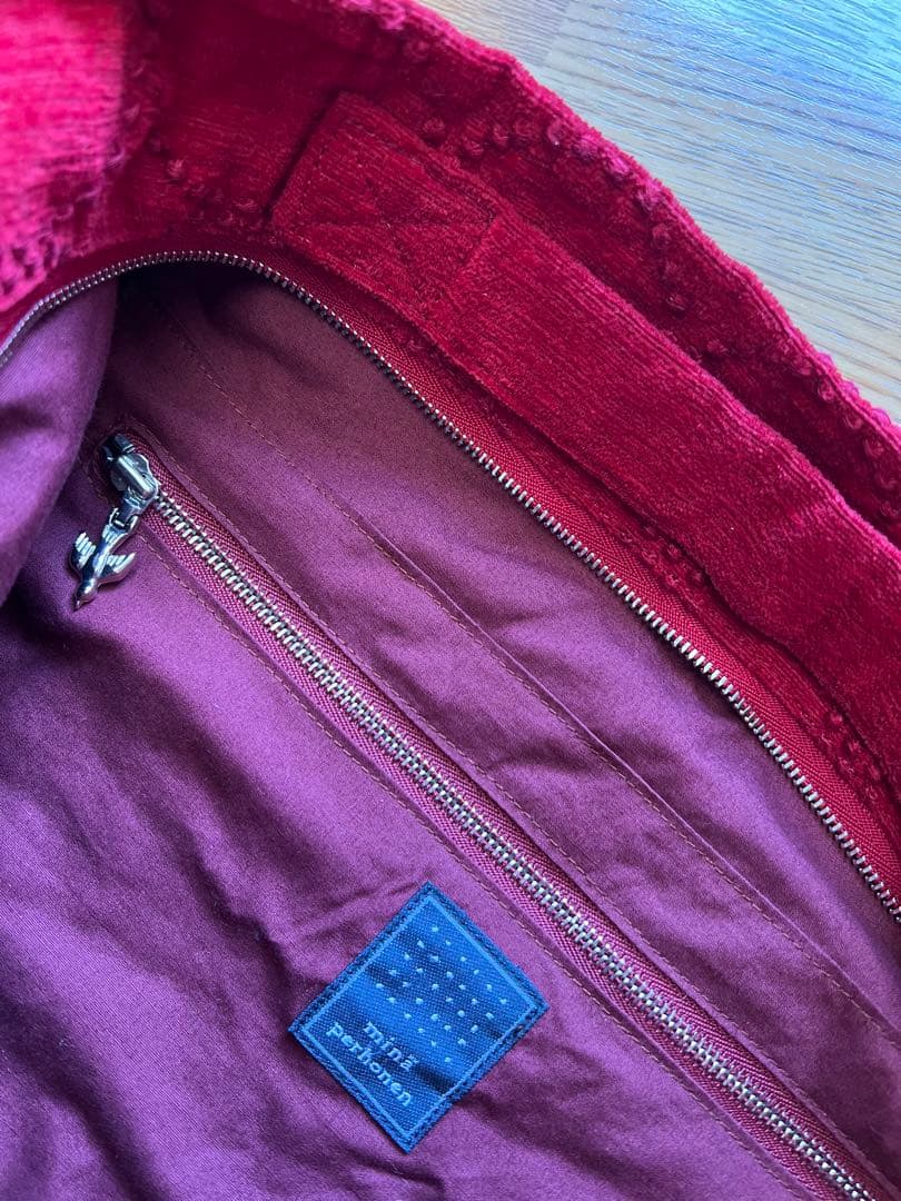 ミナペルホネン タンバリン　ボルドー　ボディバッグ大