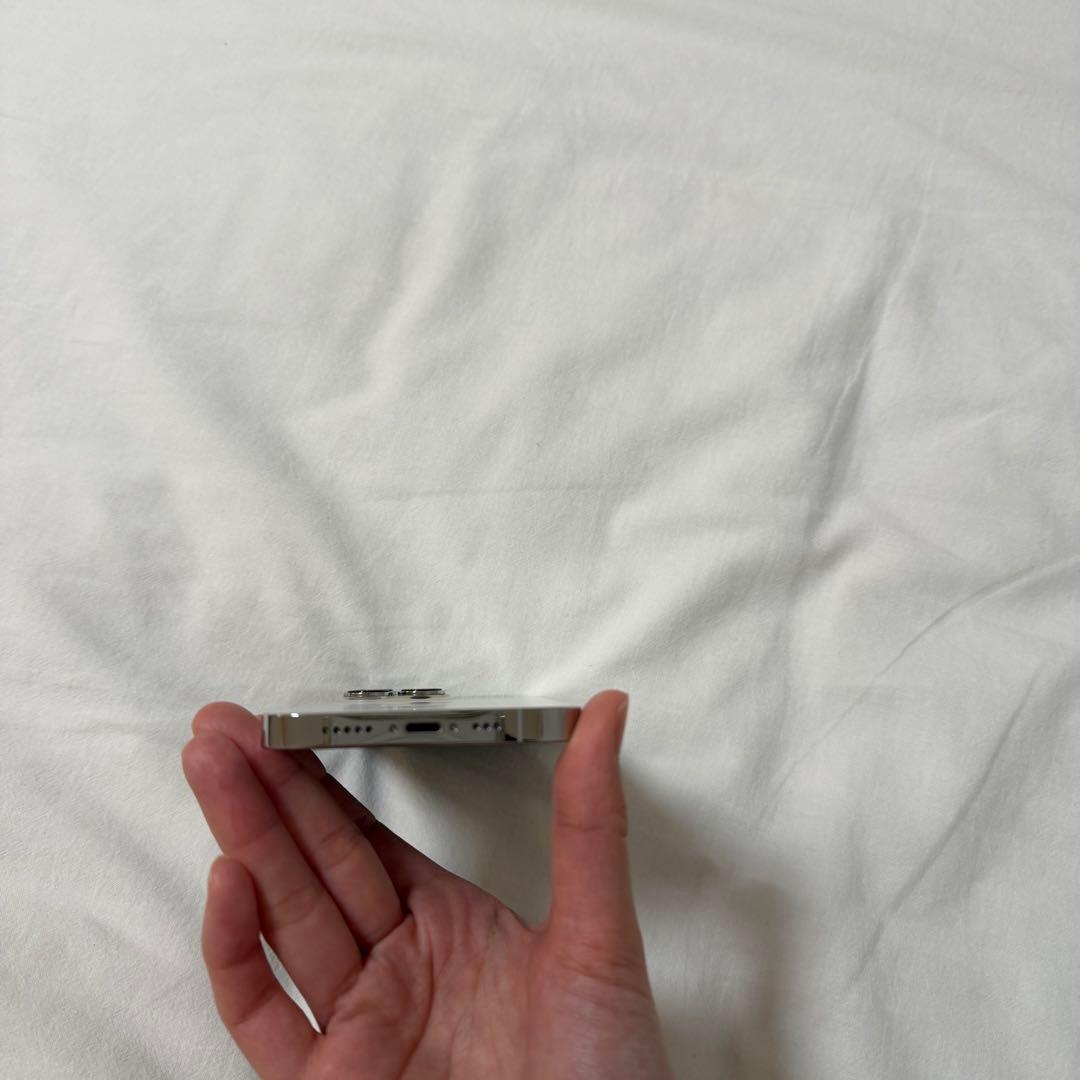 iPhone13pro シルバー　128GB SIMフリー