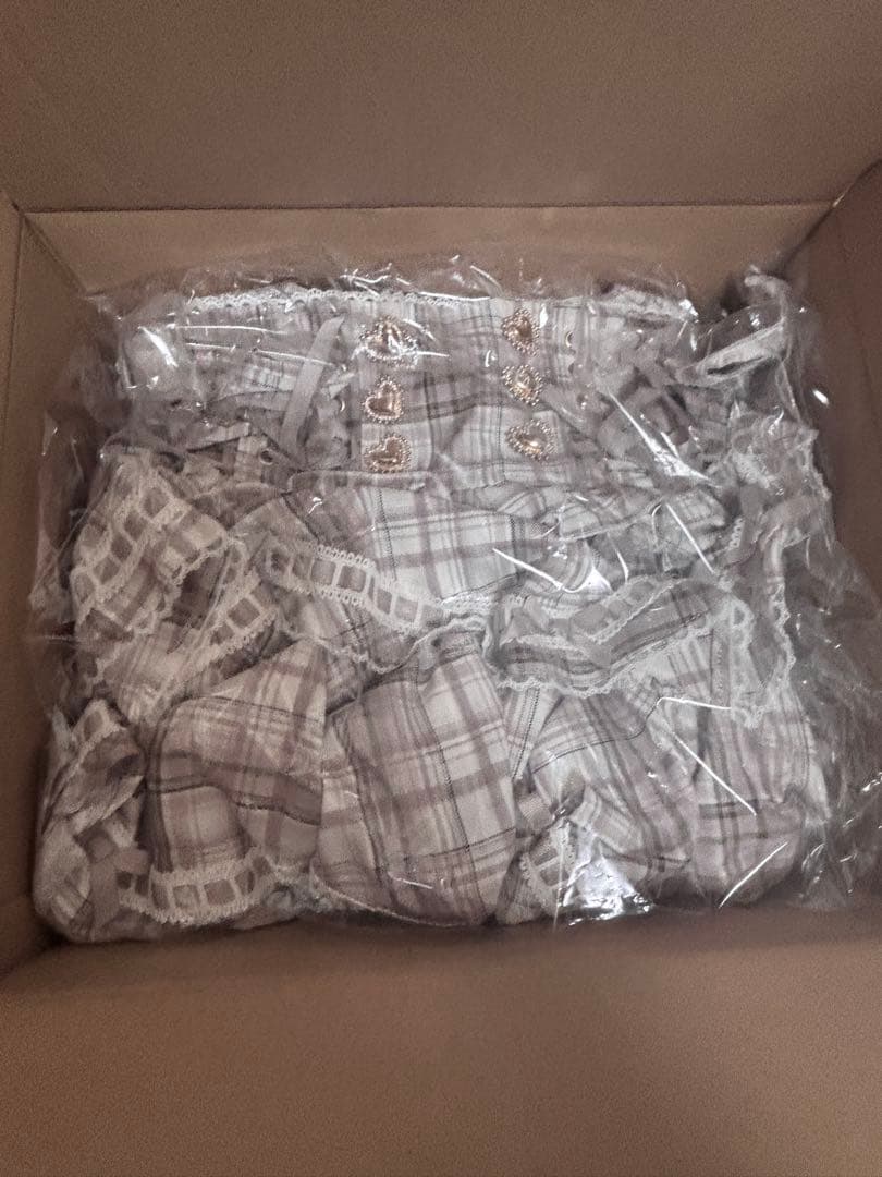 ！新品タグ付き！リズリサ はしごリボンチェックティアードスカパン