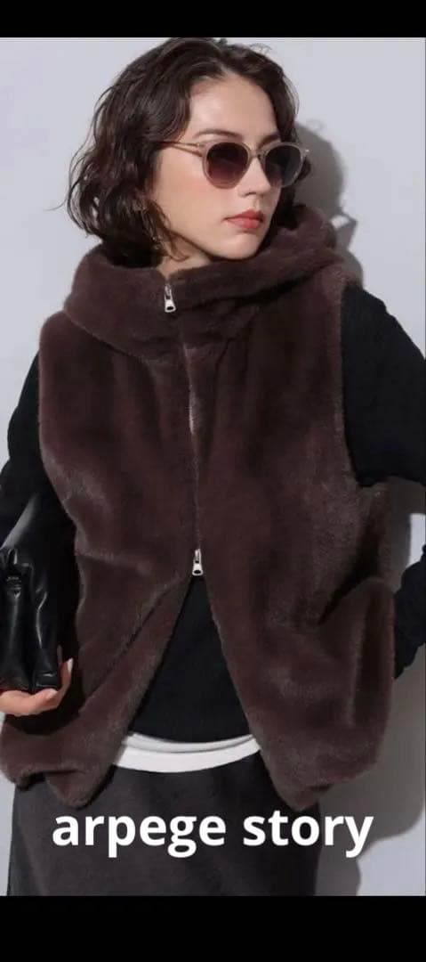 美品arpege story ファーフードジップベスト　茶 正規品　ゴールド金具