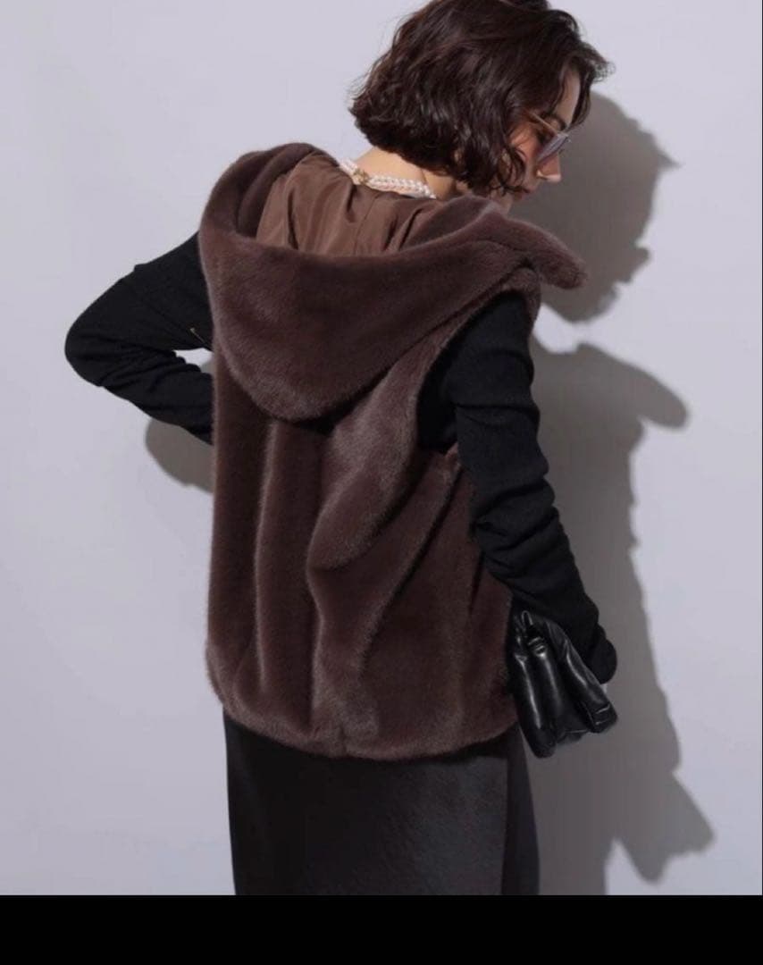 美品arpege story ファーフードジップベスト　茶 正規品　ゴールド金具