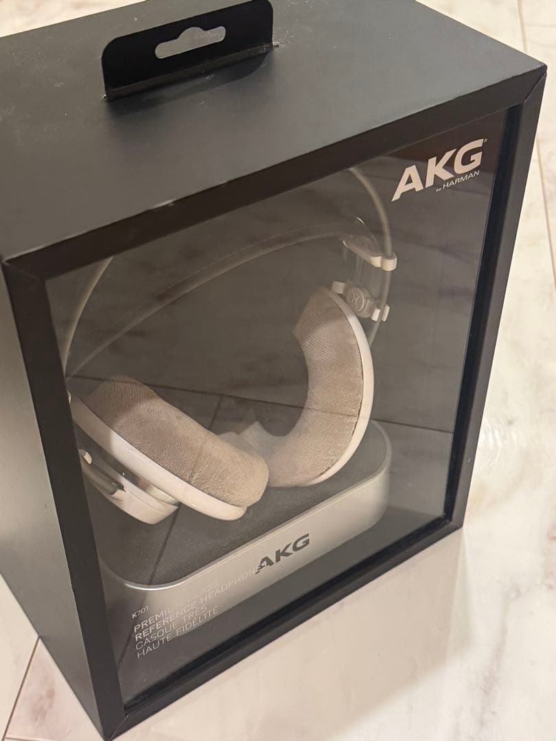 AKG K701（有線ヘッドホン）