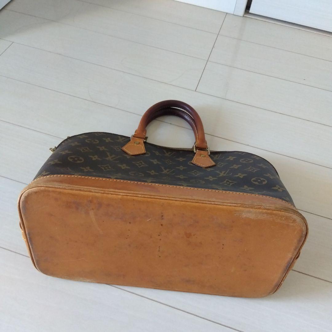 Louis Vuittonアルマハンドバッグ