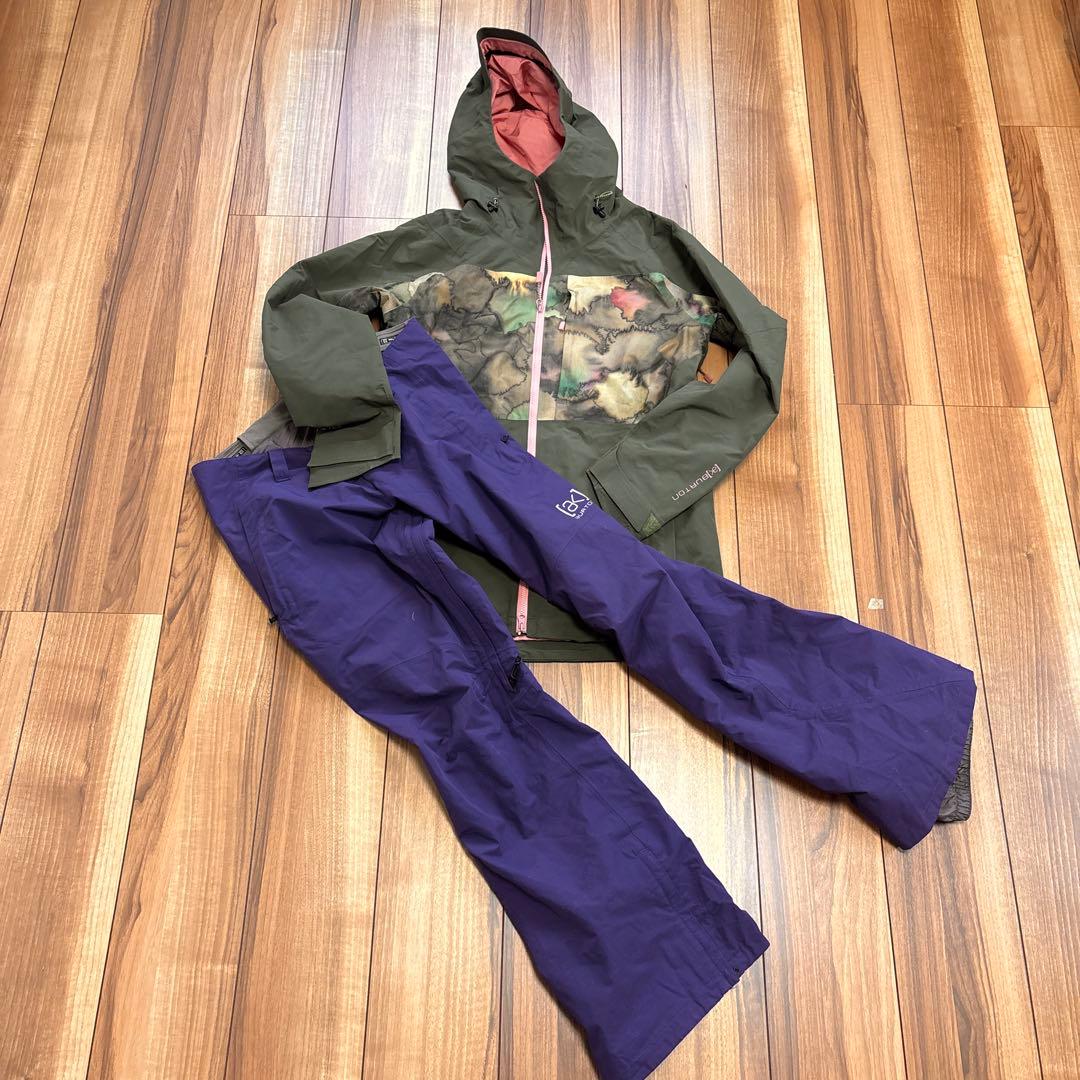 Burton AK ゴアテックス　スノーボードウェアセット　レディース Sサイズ