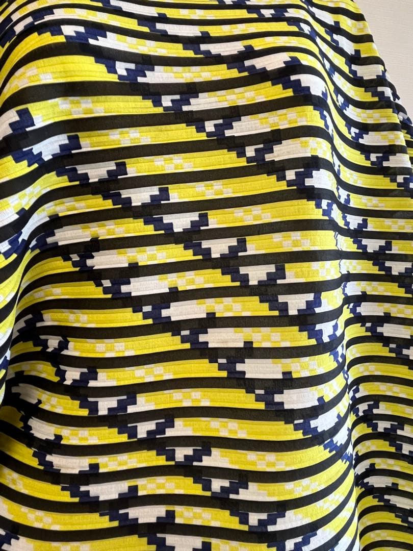 猛暑に‼️超美品❗️ISSEI MIYAKE 上品で素敵なアシンメトリーチュニック❣️