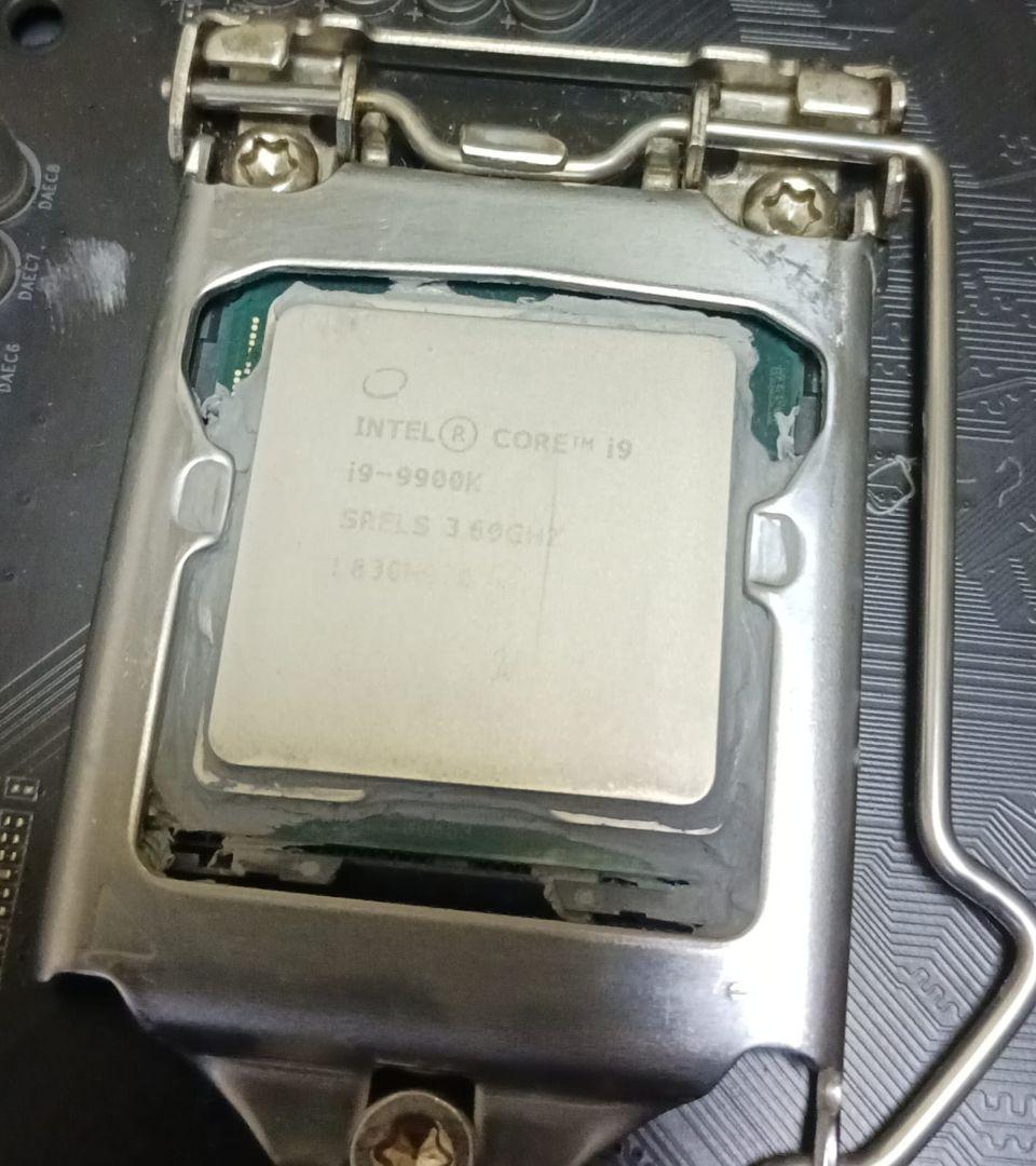 GIGABYTE Z390 AORUS ELITE 本体