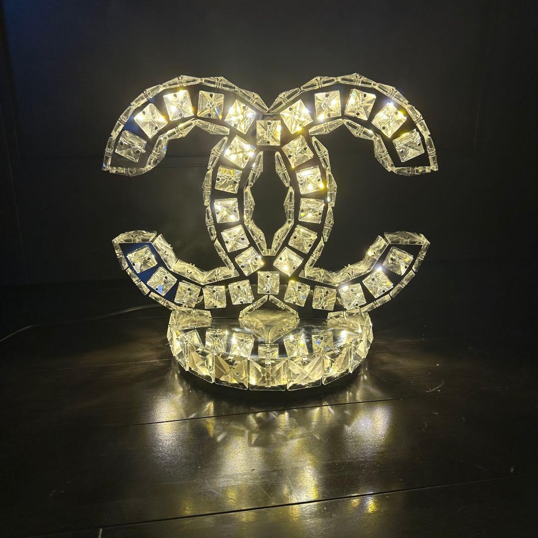 シャネル ロゴ ランプ クリスタル風