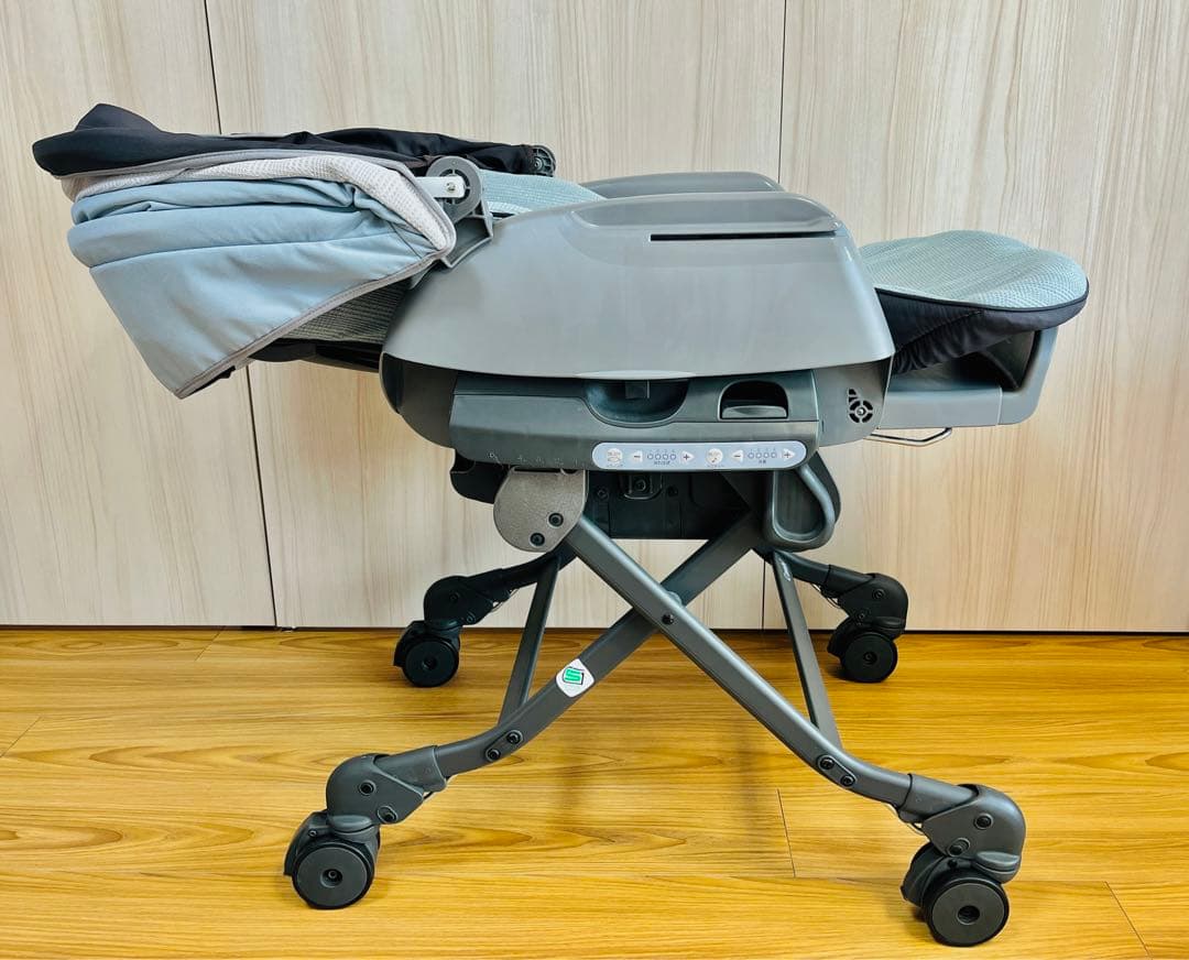 【美品】コンビ ホワイトレーベル ネムリラ 全自動ハイローチェアー