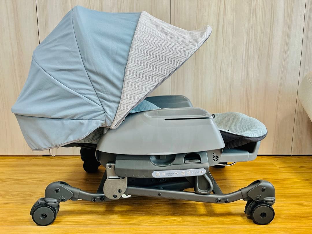 【美品】コンビ ホワイトレーベル ネムリラ 全自動ハイローチェアー