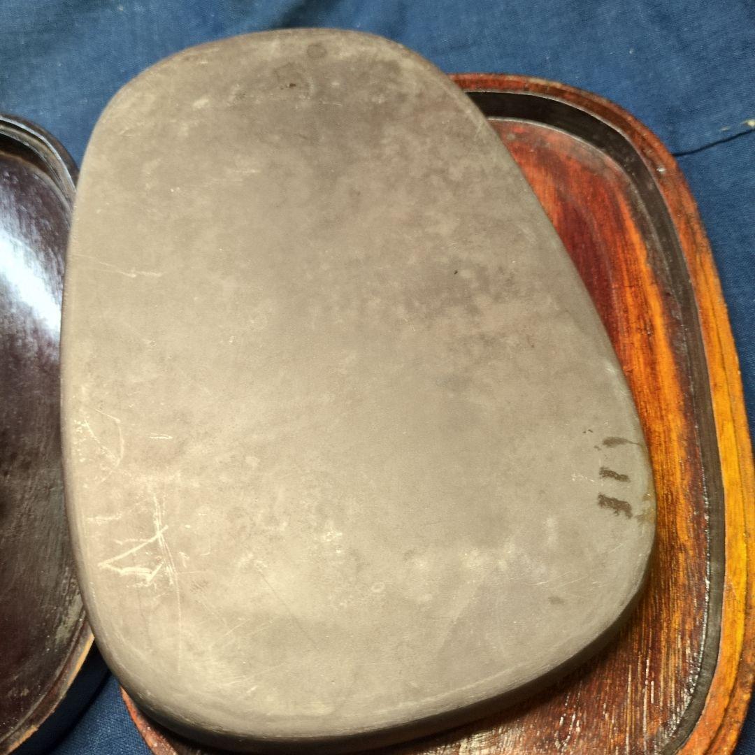 素晴らしい端渓名硯です。見事です