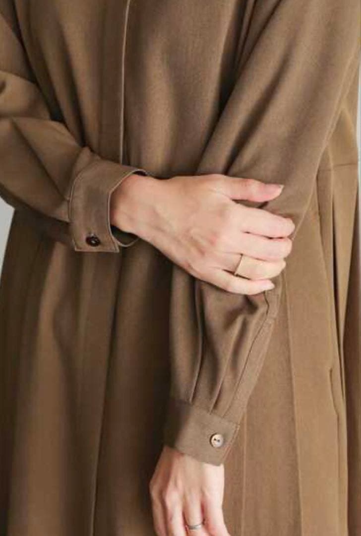 新品！アーバンリサーチ ドアーズ サイドプリーツ 切替ワンピース M チャコール