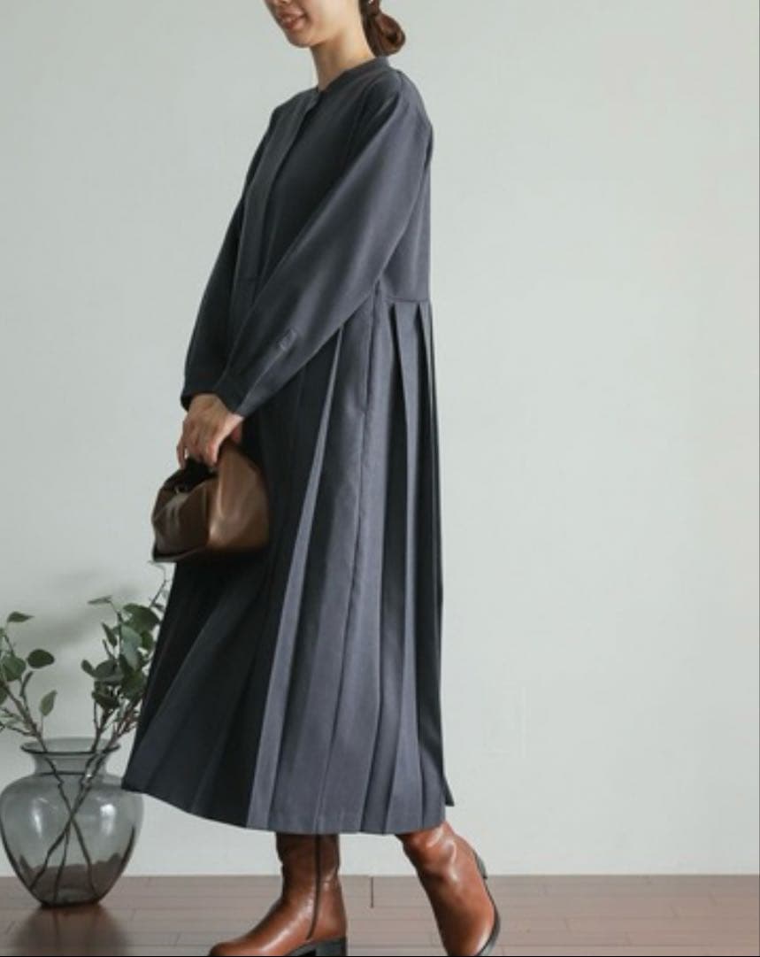 新品！アーバンリサーチ ドアーズ サイドプリーツ 切替ワンピース M チャコール