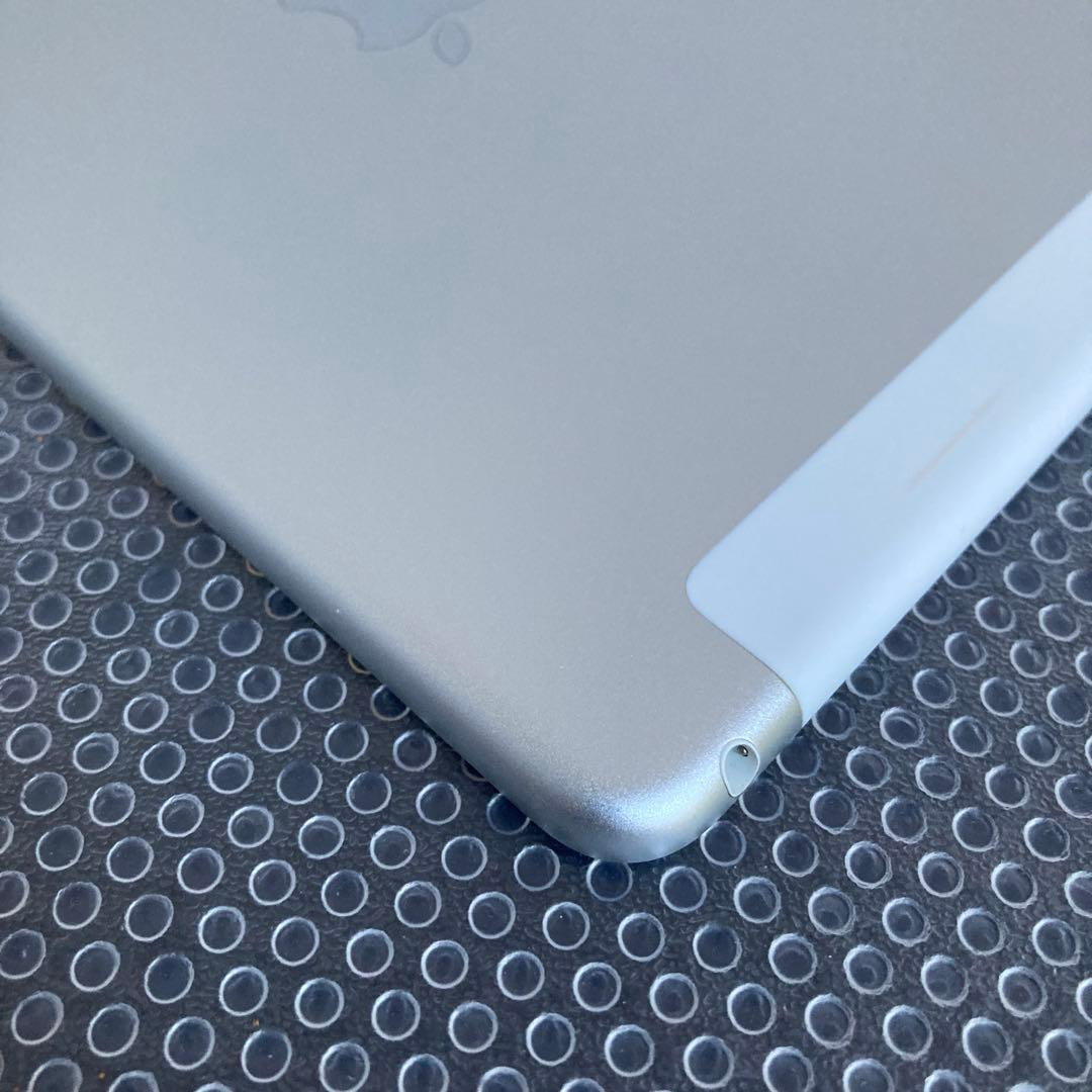 3878 美品☆電池ほぼ新品☆iPad mini4 32GB SIMフリー☆