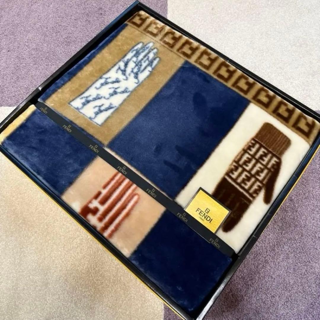 Fendi ハーフブランケット ネイビー