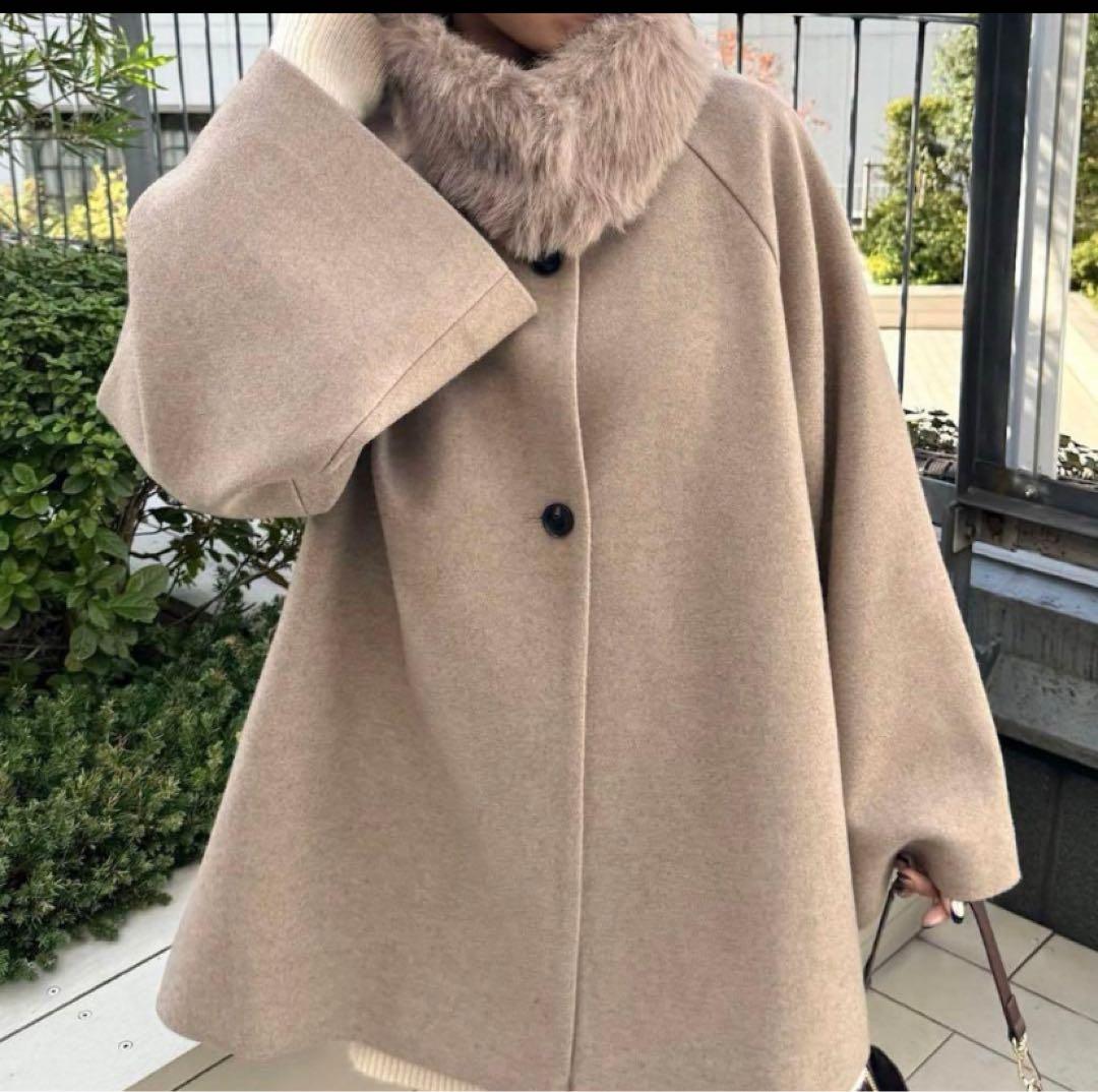 美品　Chico ファー取り外しケープコート グレージュ ファー コート