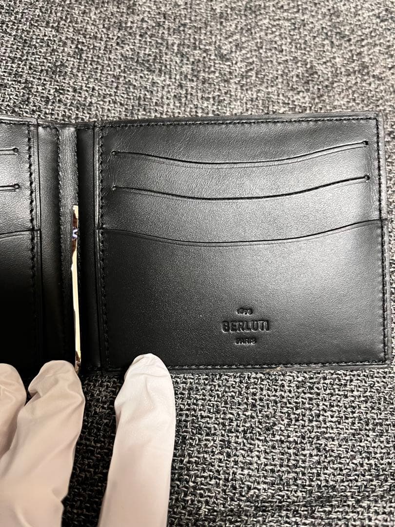 BERLUTI レザー 二つ折り財布　マネークリップ