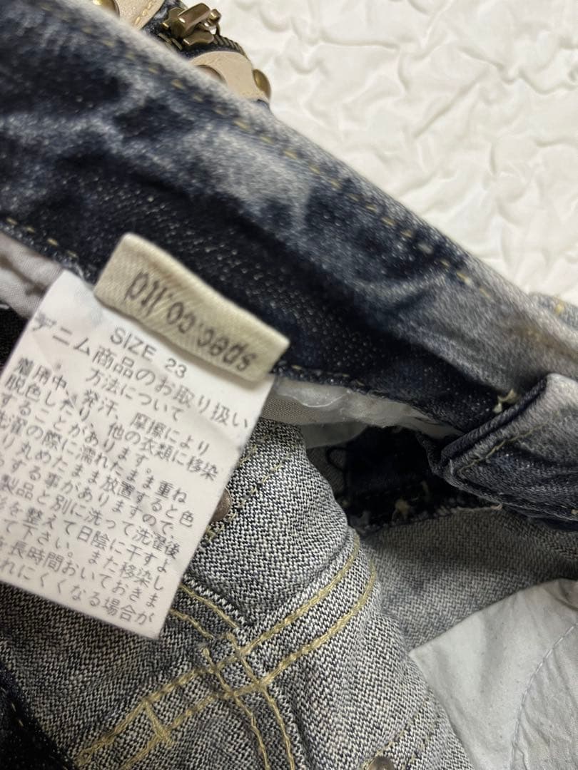 d.i.a. ダメージ加工デニムショートパンツ 23