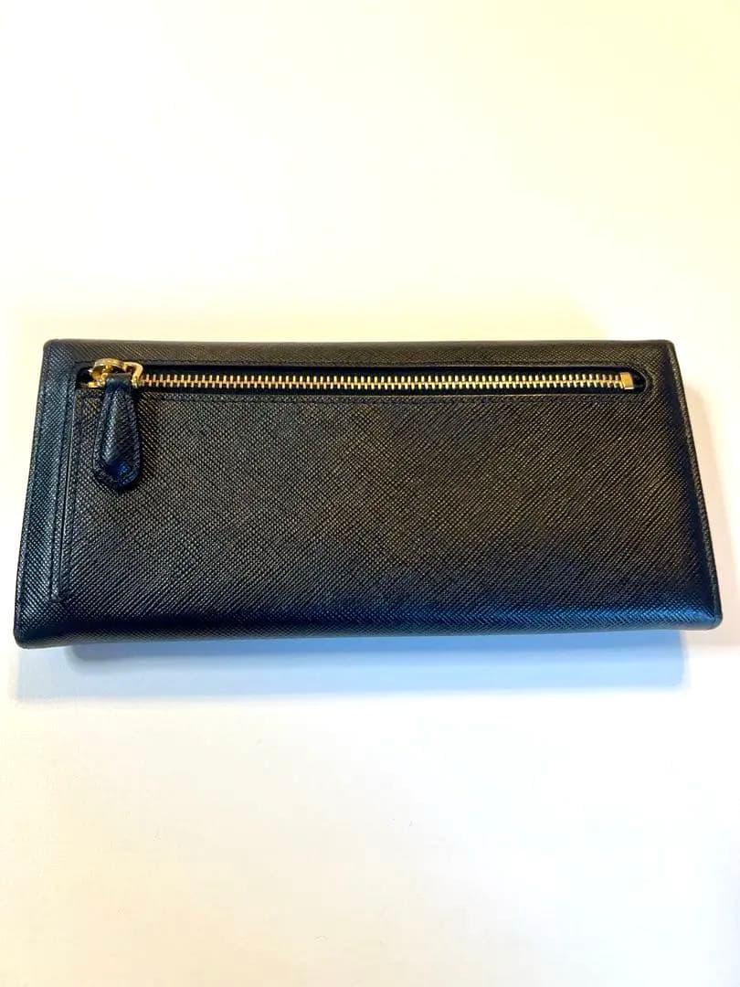 プラダ長財布黒