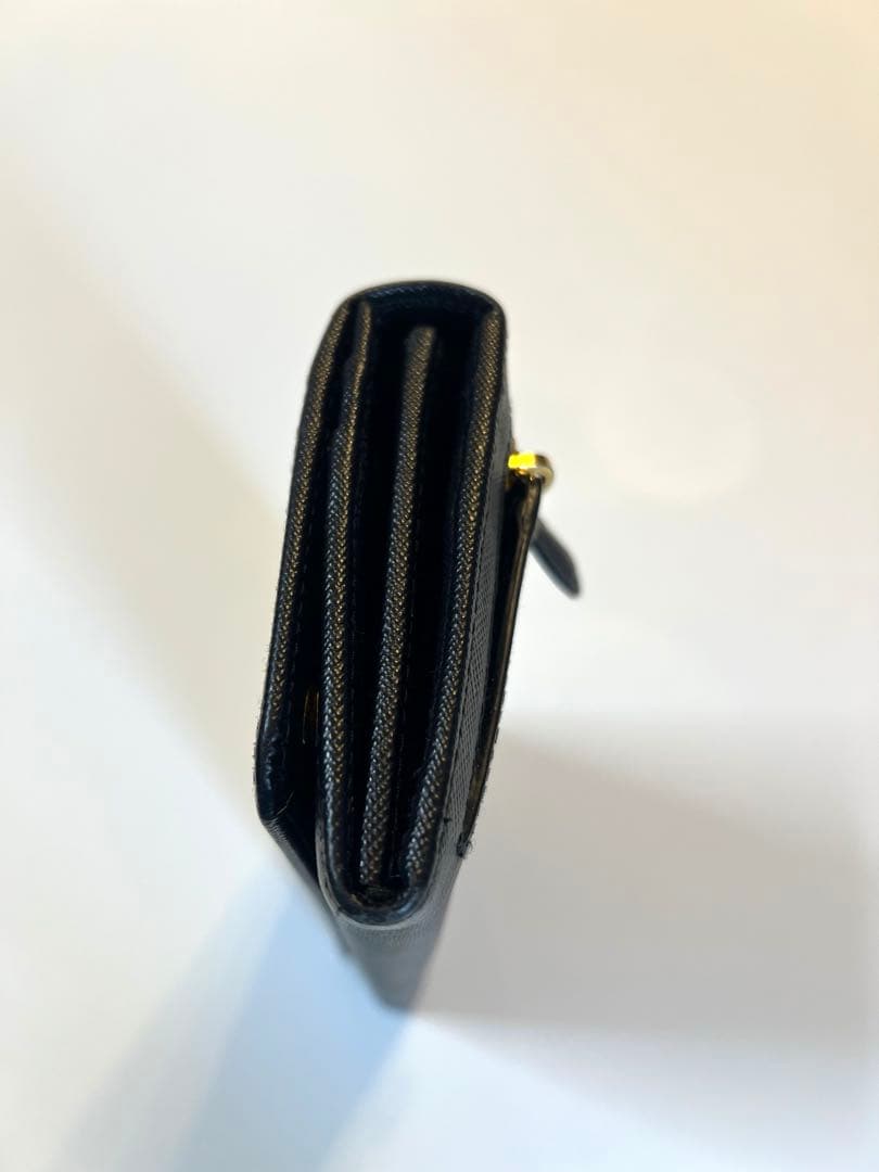 プラダ長財布黒