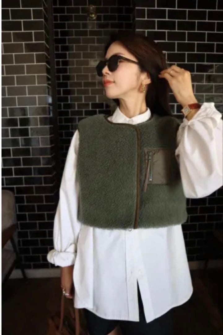 kmcp. epa リバーシブルショートベスト　ボア　ダウンベスト