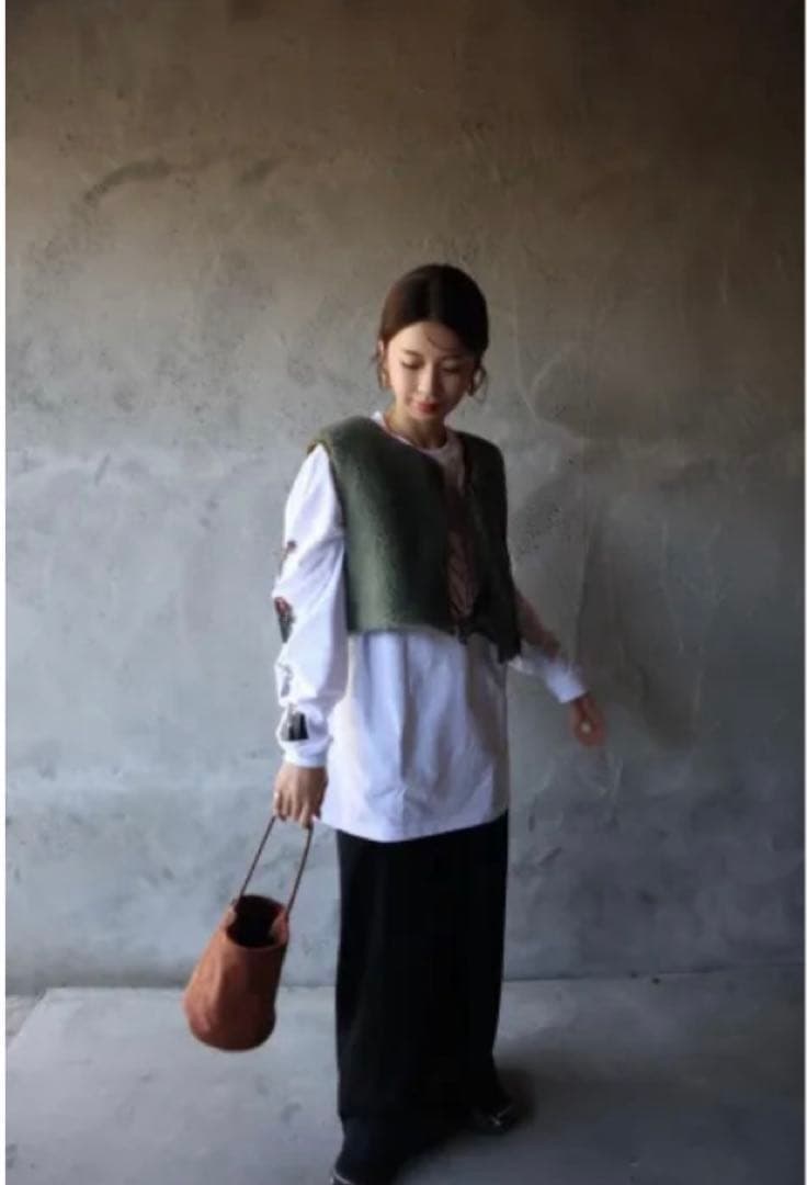 kmcp. epa リバーシブルショートベスト　ボア　ダウンベスト