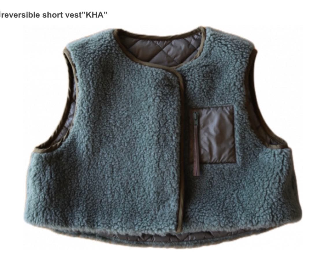 kmcp. epa リバーシブルショートベスト　ボア　ダウンベスト