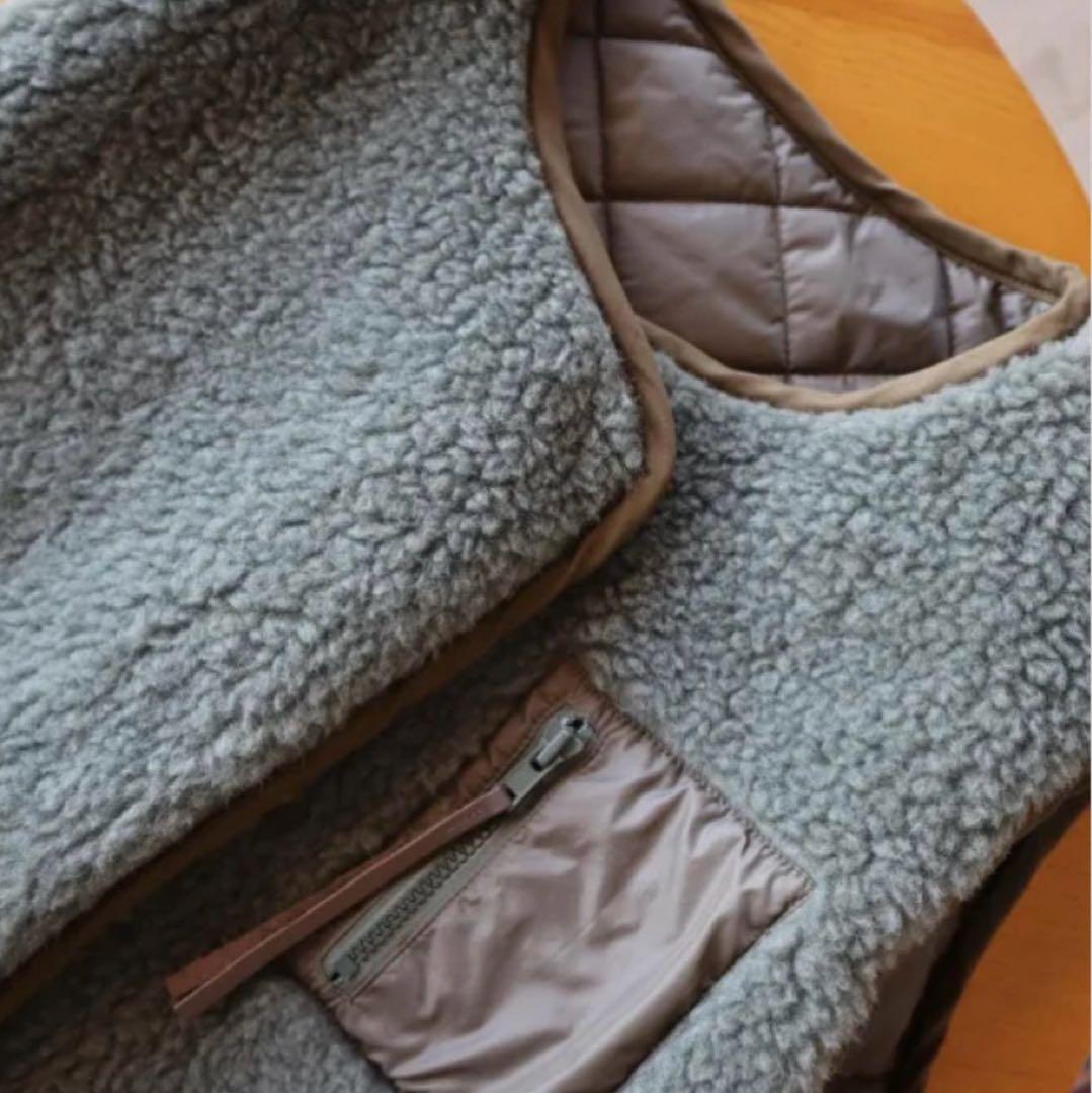 kmcp. epa リバーシブルショートベスト　ボア　ダウンベスト