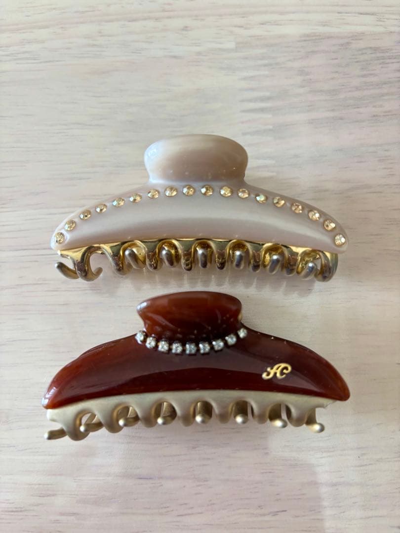 【acca】ティアラクイーン　ニューコラーナ　アッカ　ヘアクリップ