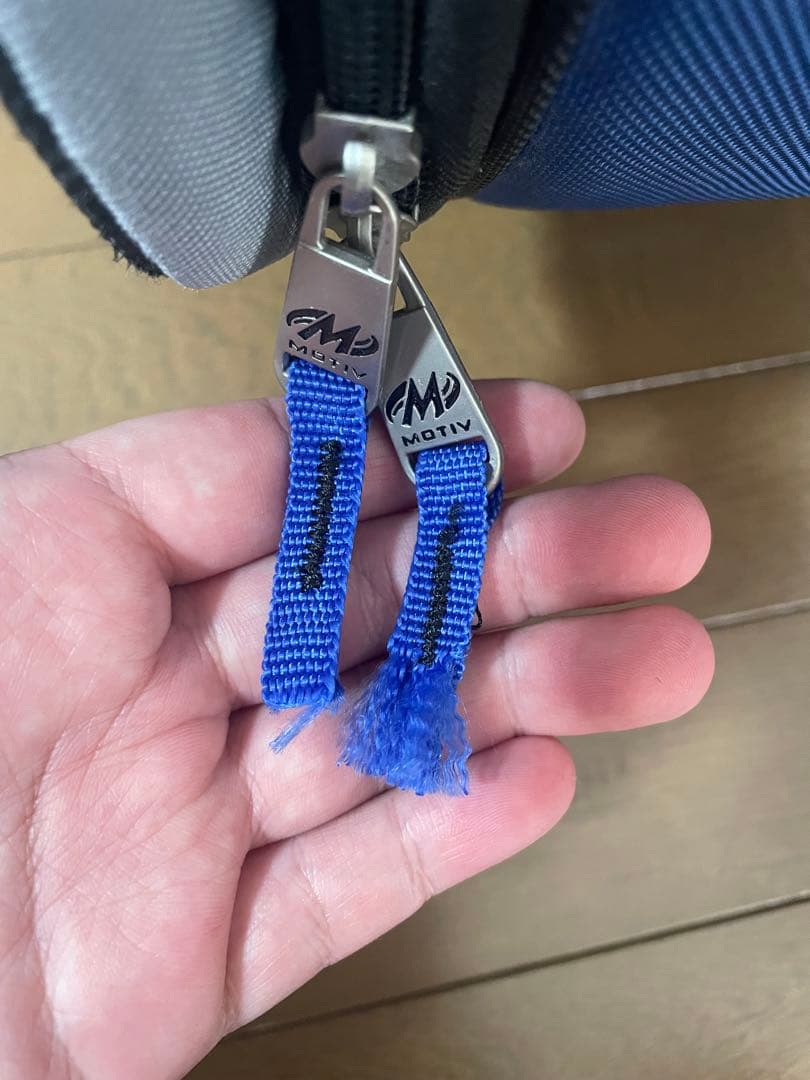 m*y様 【ボール付】MOTIV VAULT ボウリング用バッグ 3個用