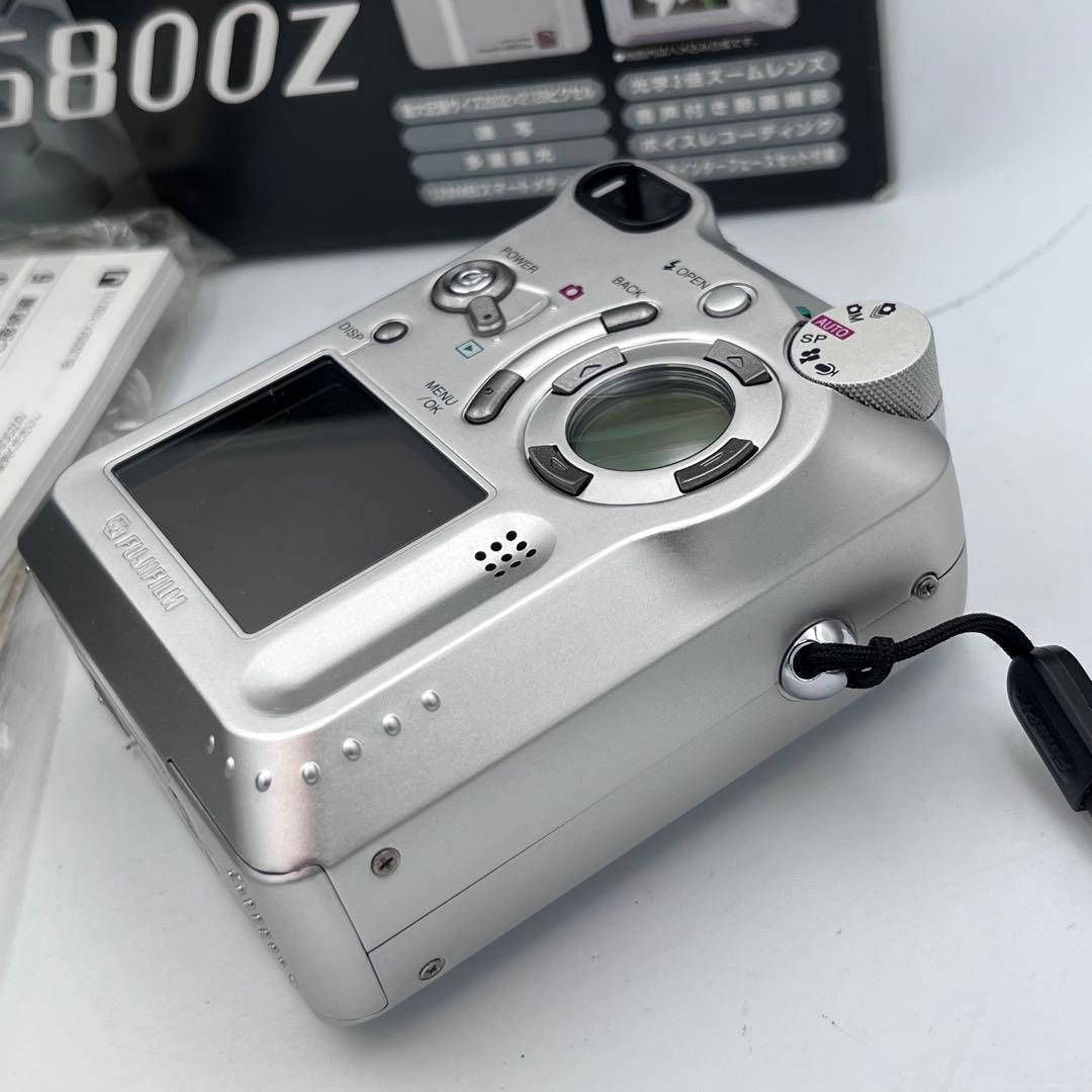 美品 Fujifilm FinePix 6800Z コンパクトデジタルカメラ