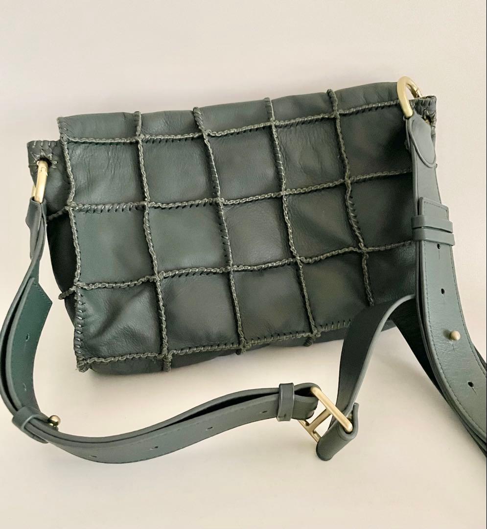 ジャマンピアッシュ ポーチ付きレザーショルダーバッグ