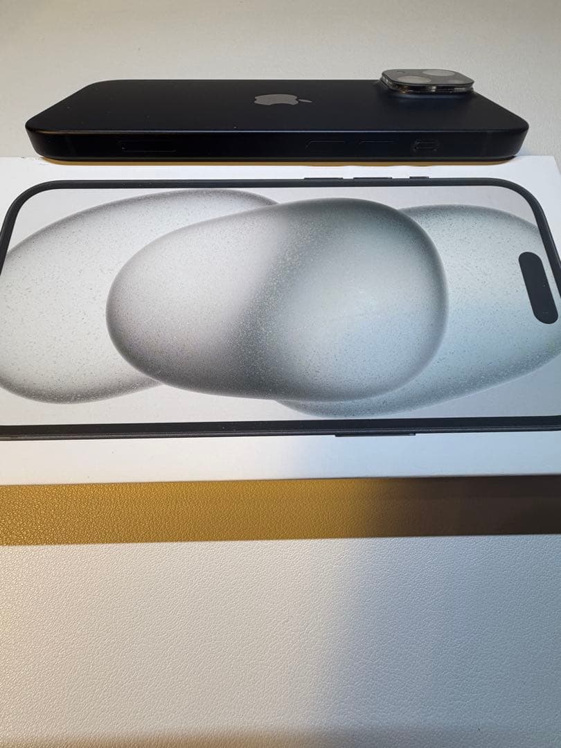 【美品】iPhone15 本体 256gb ブラック SIMフリー