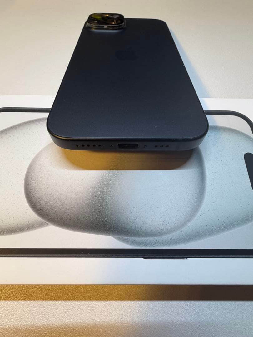 【美品】iPhone15 本体 256gb ブラック SIMフリー