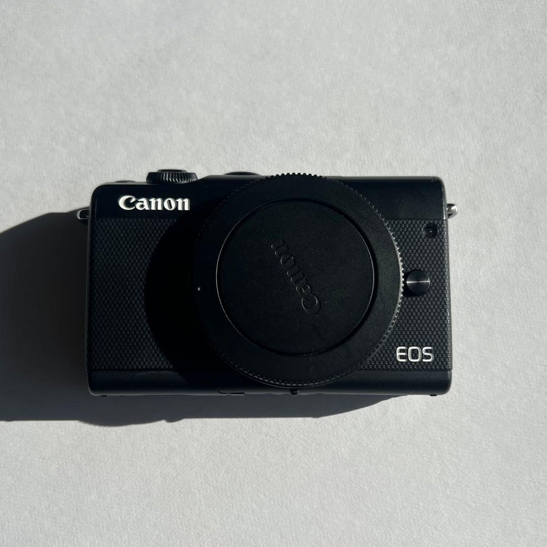 Canon EOS M100 レンズキット＋単焦点レンズ付き