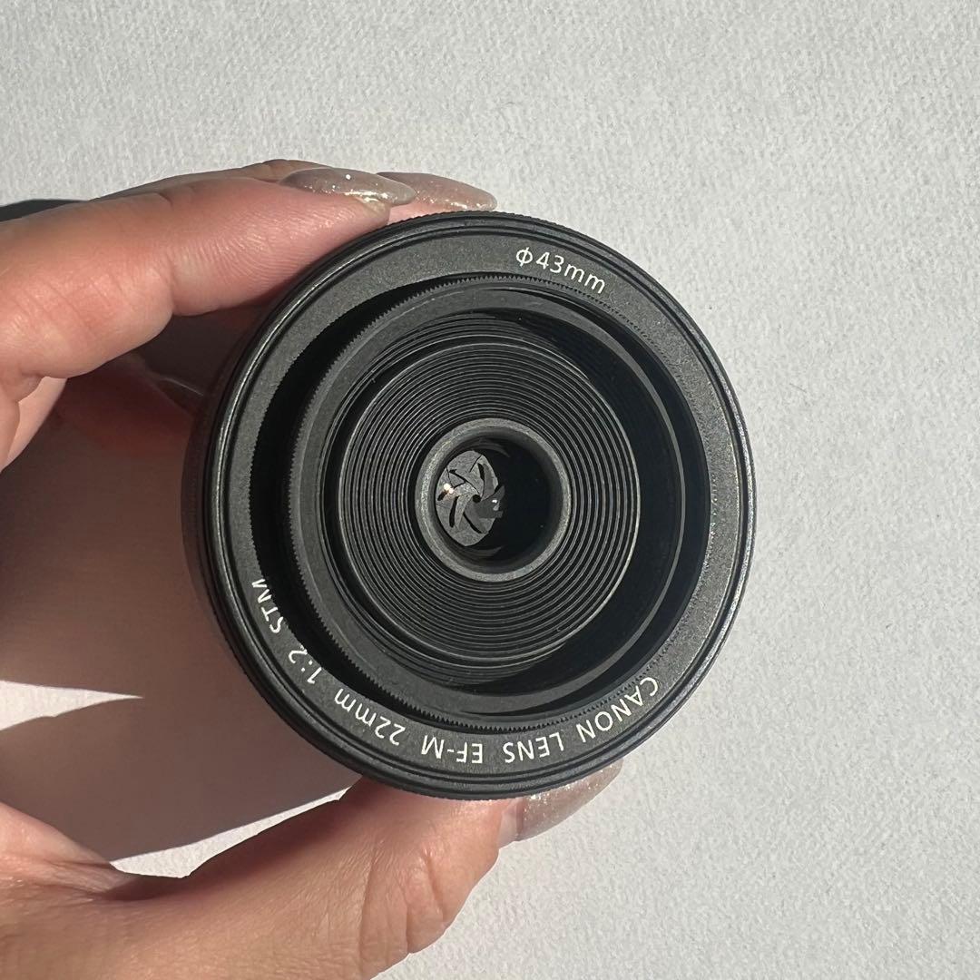 Canon EOS M100 レンズキット＋単焦点レンズ付き